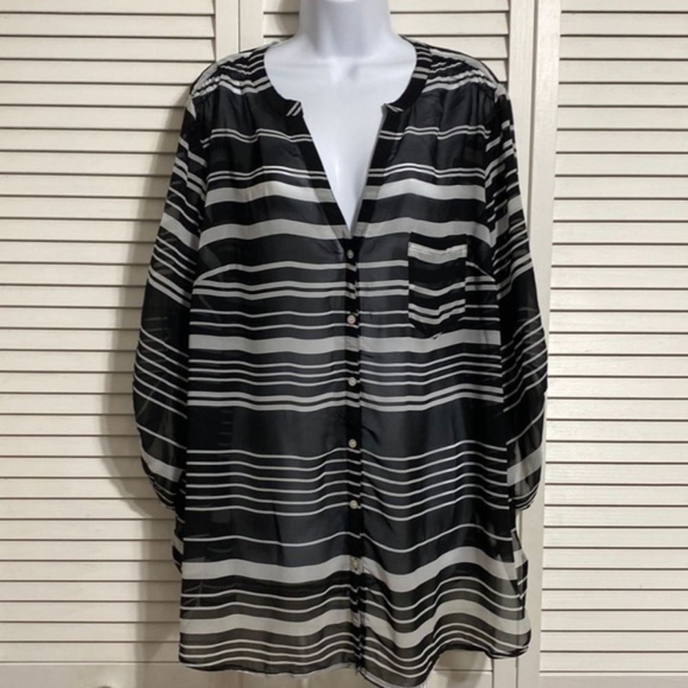Avenue sheer flowy blouse!!
